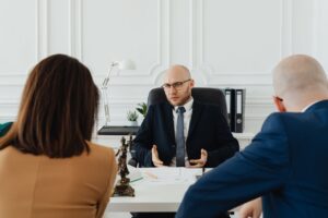 Couple in divorce mediation
